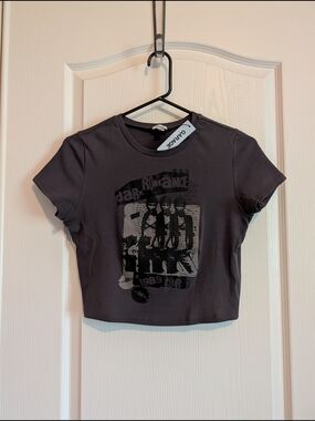 Garage Girls' Charcoal Graphic Crop Tee in Black Print W/Black Glitter Sz L